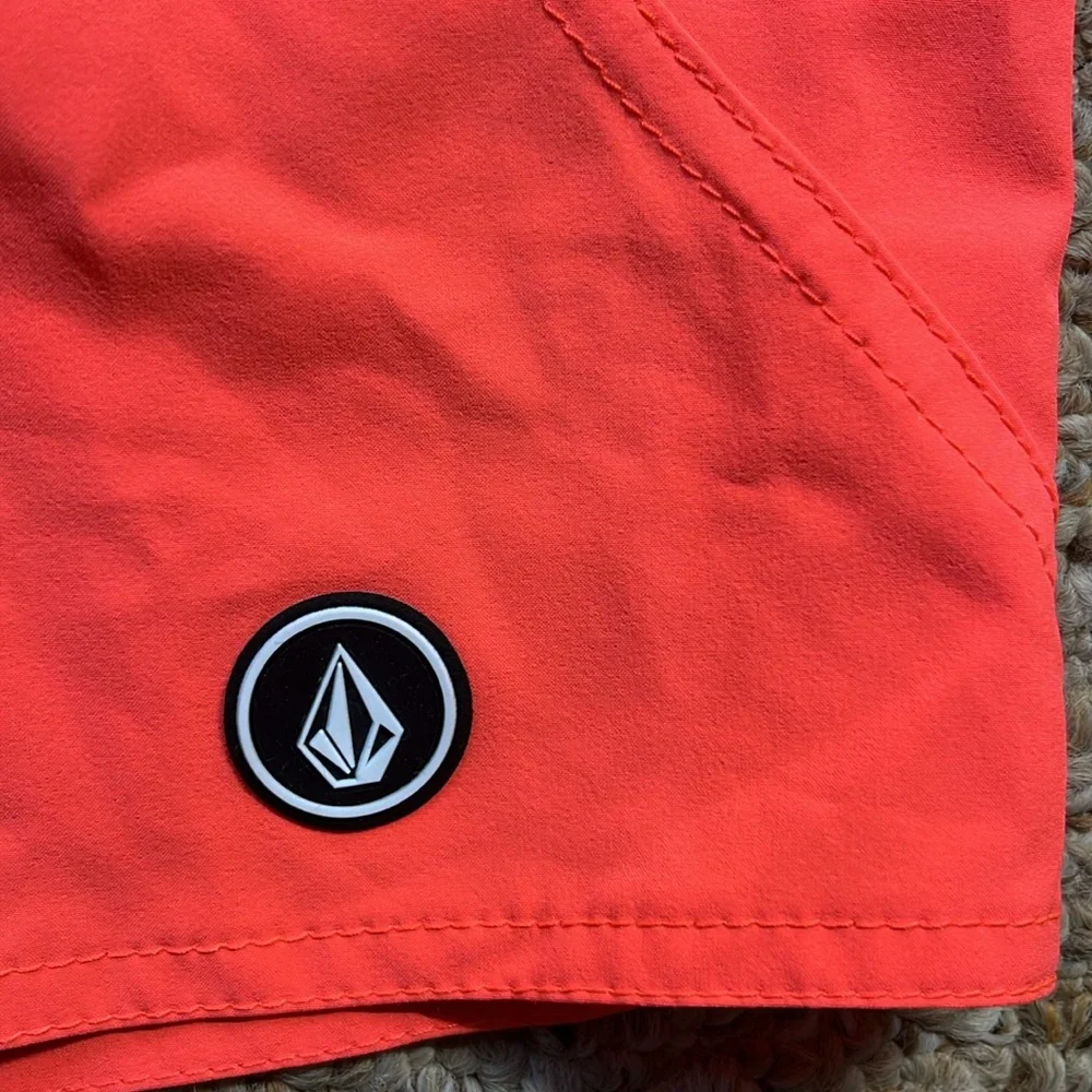Volcom swim trunks - Picture 3 of 9
